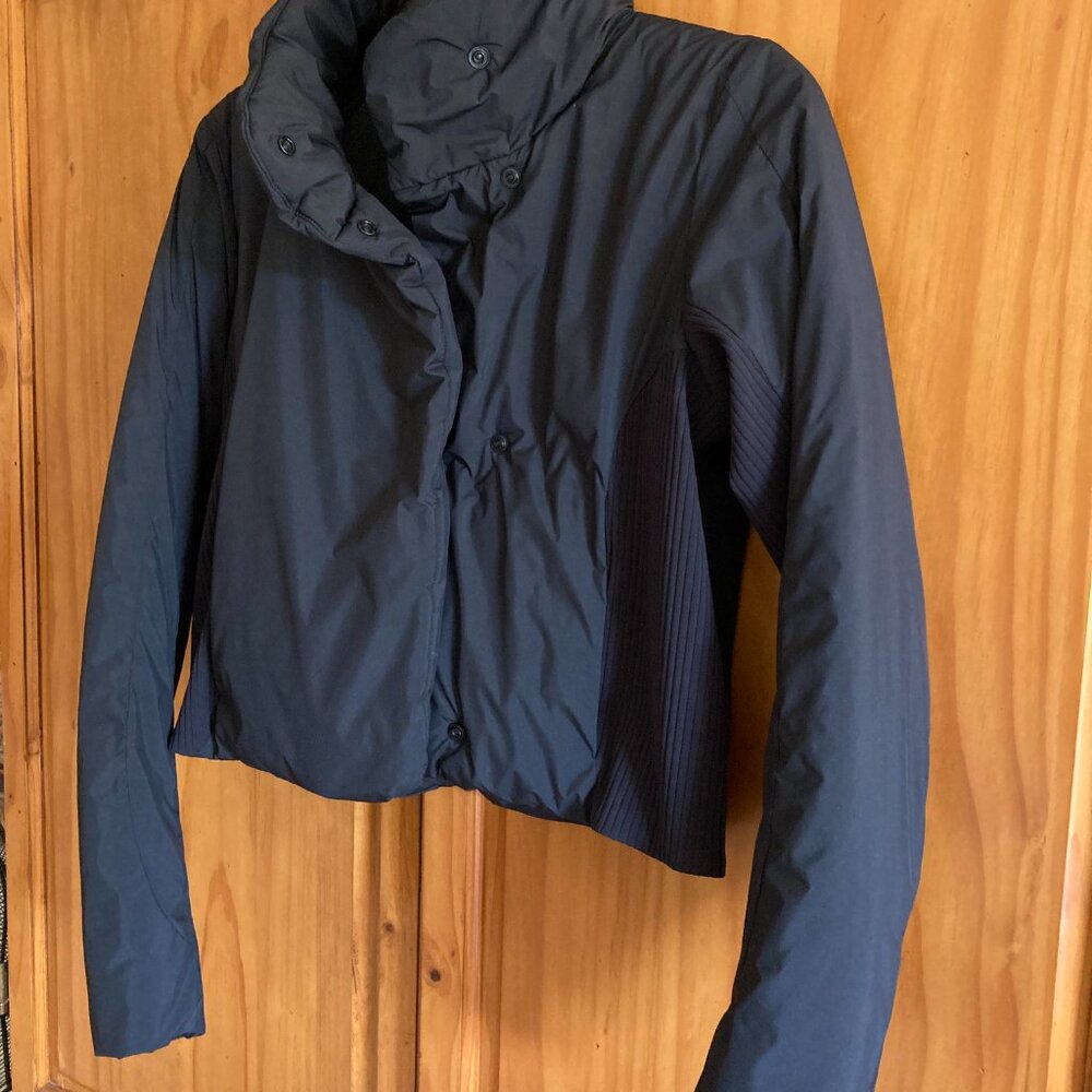 Lululemon Black Cropped size 6